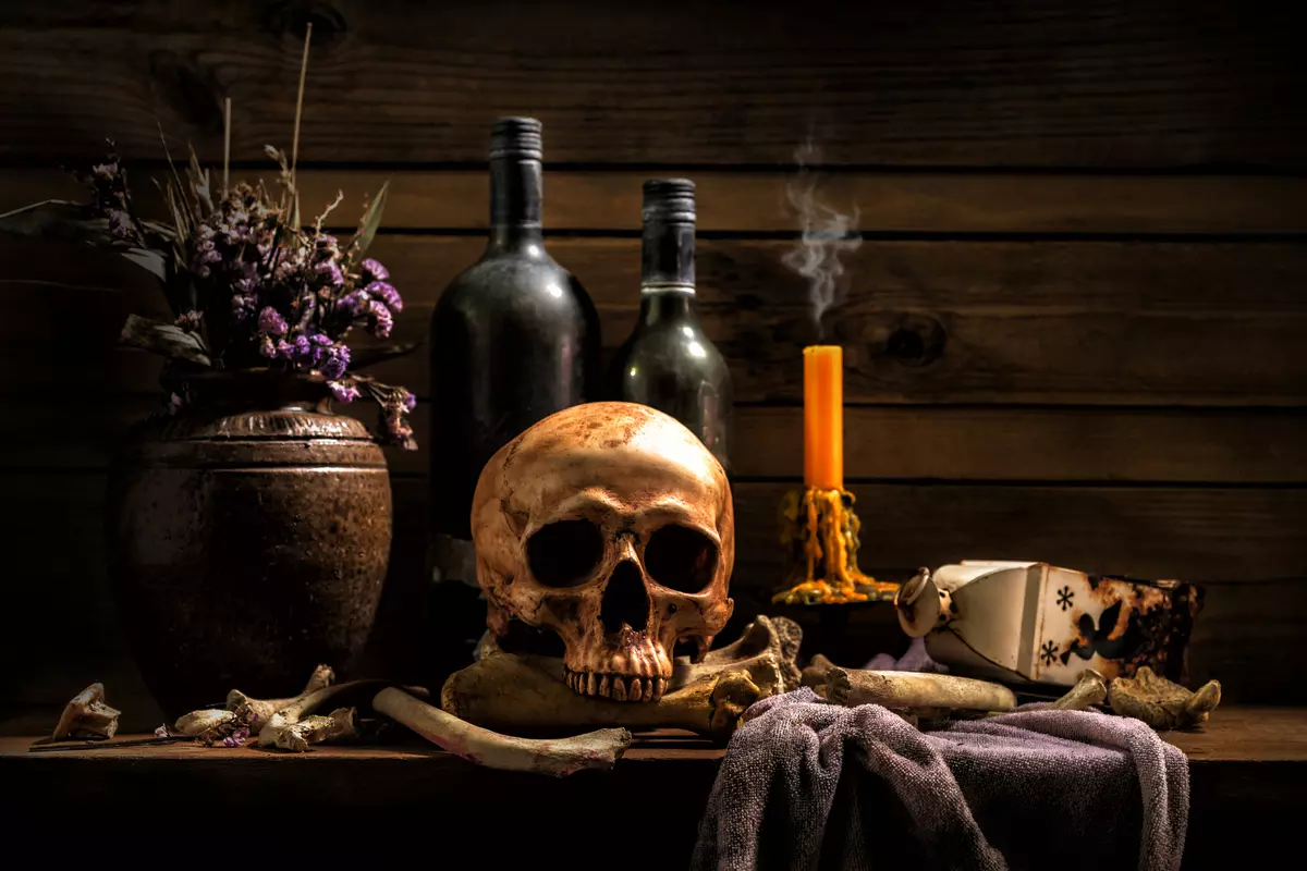 This is how to throw an incredible Halloween party for adults