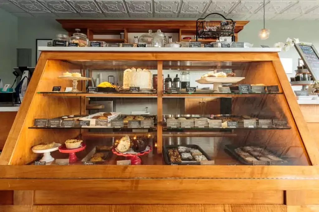 a woodworking makerspace in brooklyn